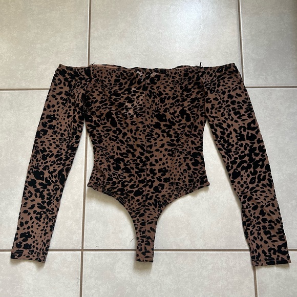 Windsor bundle off the shoulder tops - Picture 7 of 13